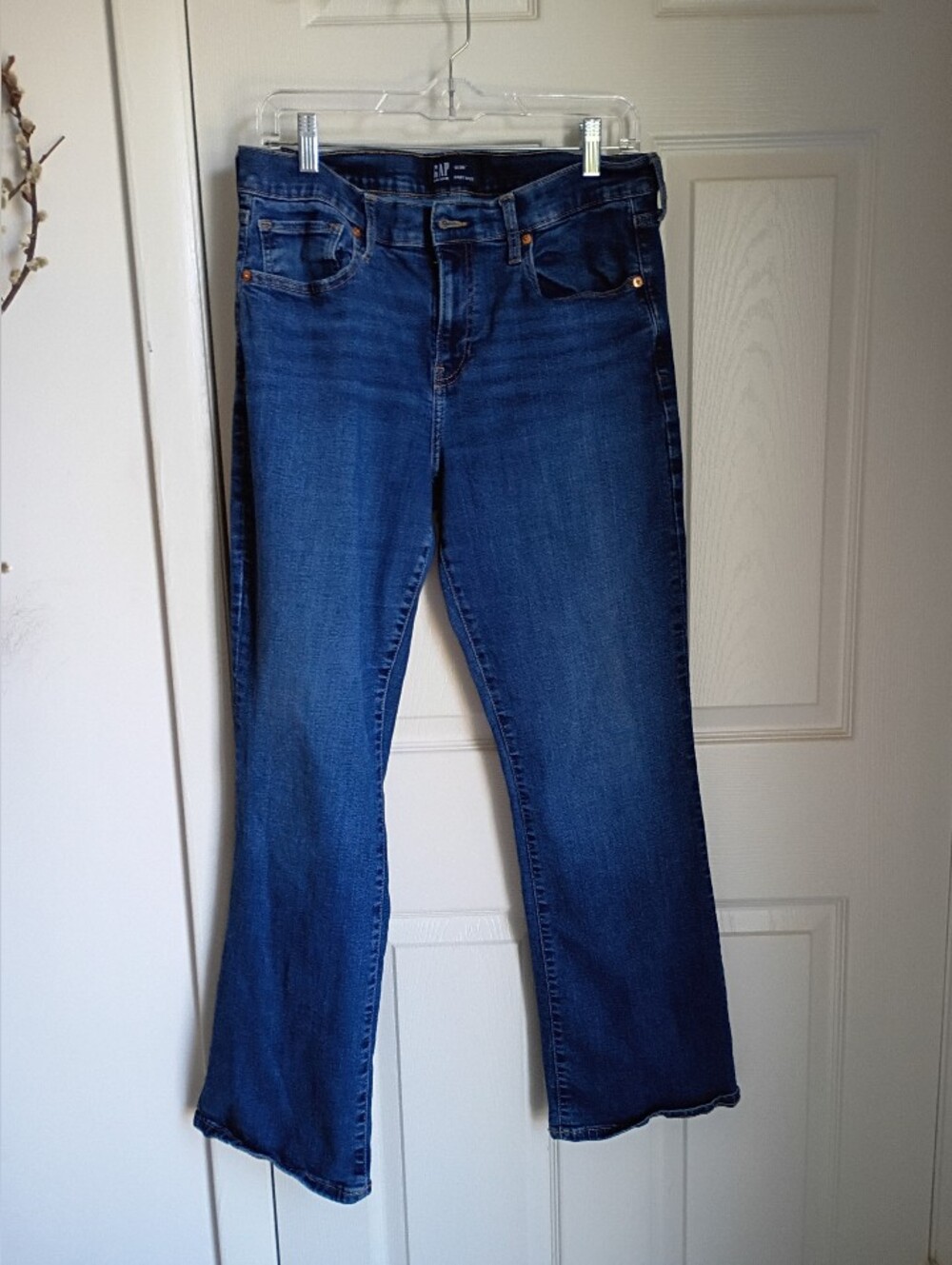 Gap mid-rise Baby bootcut jeans medium-dark blue wash12/31R